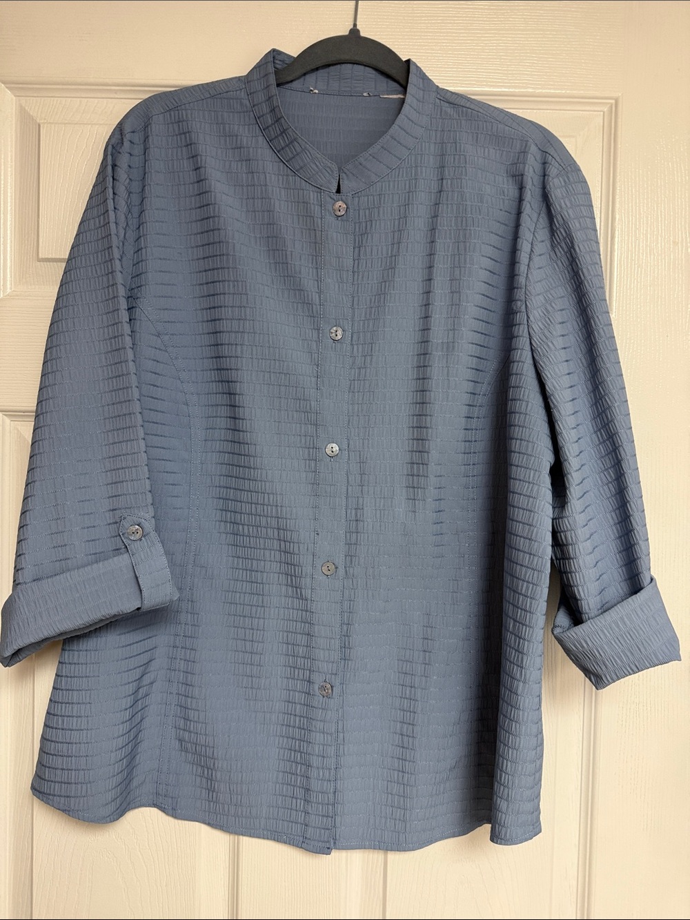 Women’s button down 3/4 length sleeve Textured Mandarin Collar Blouse-Blue